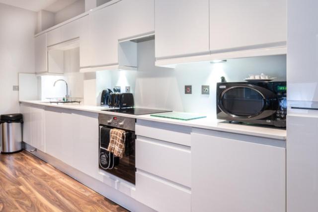 City Stay Apartments - Centro มิลตันคีนส์ ภายนอก รูปภาพ