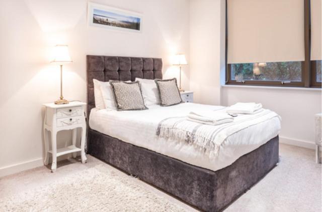 City Stay Apartments - Centro มิลตันคีนส์ ภายนอก รูปภาพ